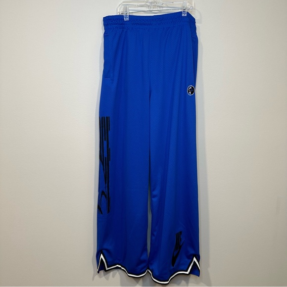 Rare Nike Basketball Short Sweatpants - Picture 3 of 5